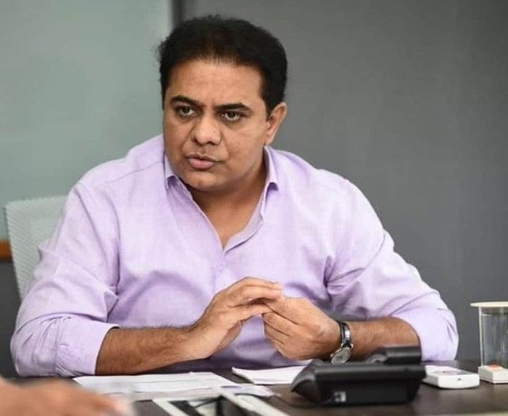 తొలి అమరుడు దొడ్డి కొమరయ్య: కేటీఆర్