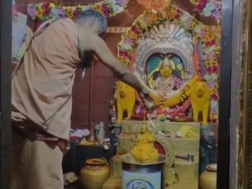 దాడితల్లి అమ్మవారి ఘనంగా సహస్ర పట్టాభిషేకం