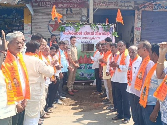 చలివేంద్రం ఏర్పాటు అభినందనీయం: సీఐ రమేష్