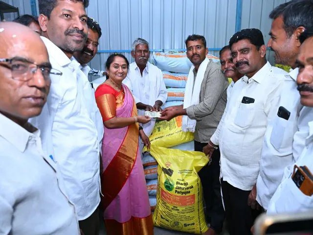 కొండంపల్లిలో మంత్రి సవిత పర్యటన