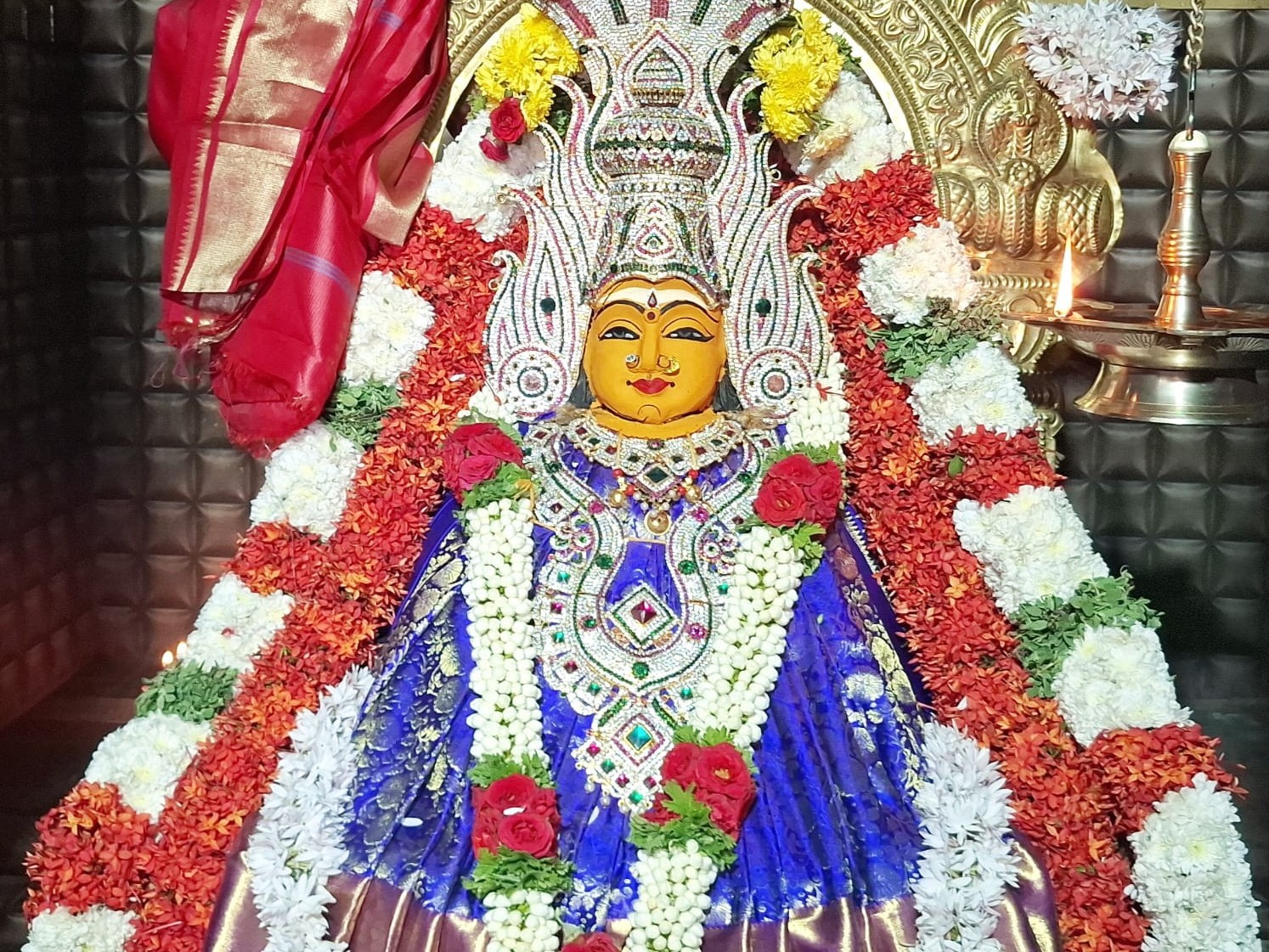 చౌడేశ్వరి అలంకారంలో గంగమ్మ