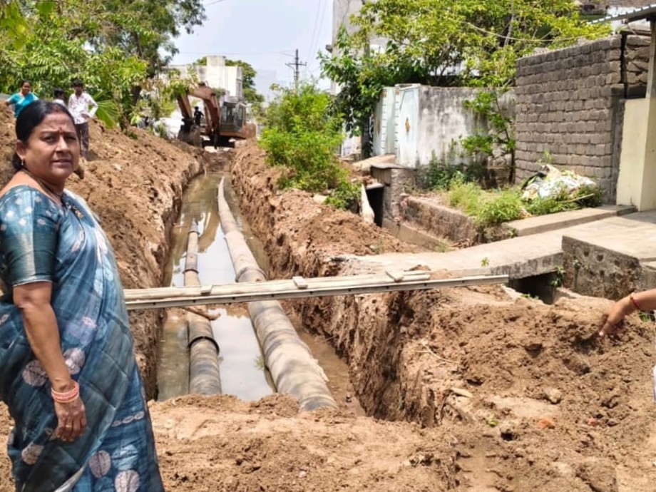 మరిపెడలో మిషన్ భగీరథ పనుల పరిశీలన