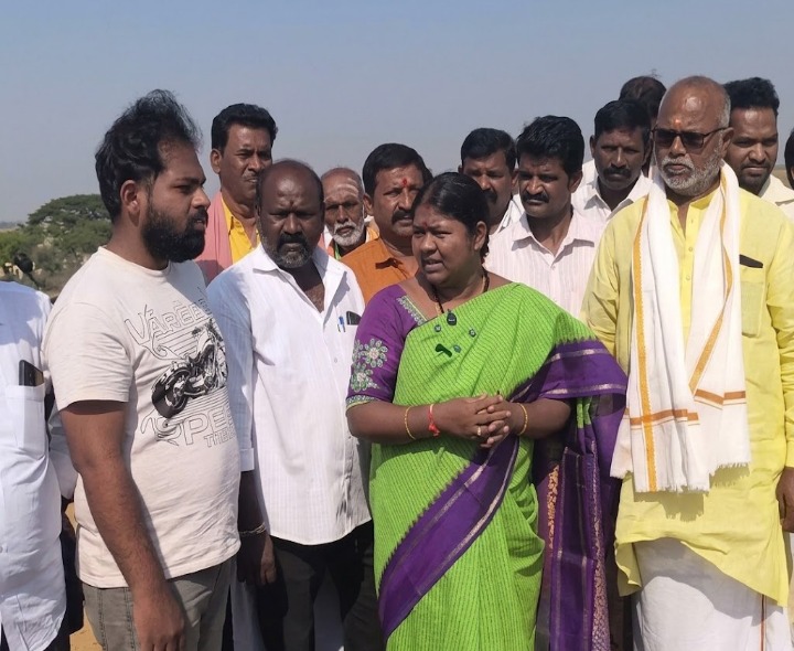 బసాపురం ట్యాంక్‌ను పరిశీలించిన జిల్లా అధ్యక్షురాలు