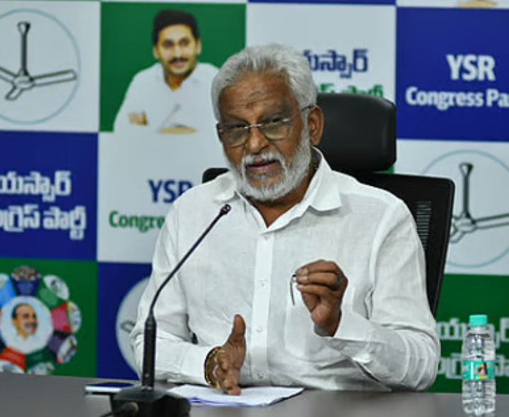 పార్లమెంటులో మా గొంతు నొక్కారు: YCP