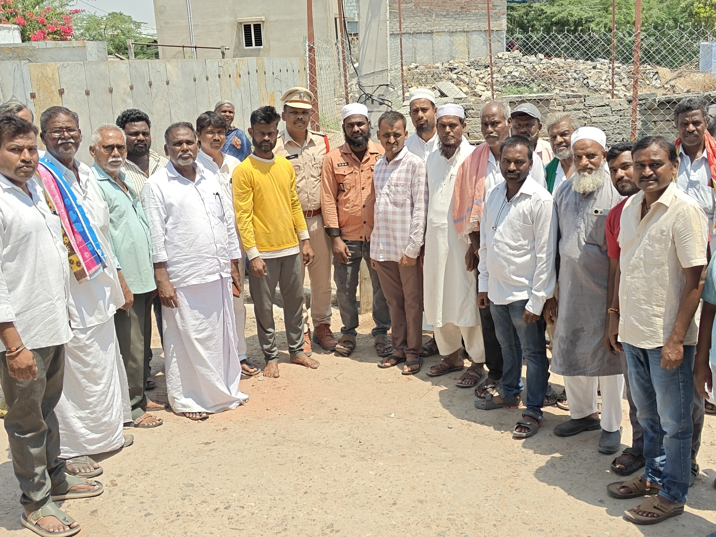 మోటర్‌కు విరాళం అందజేత