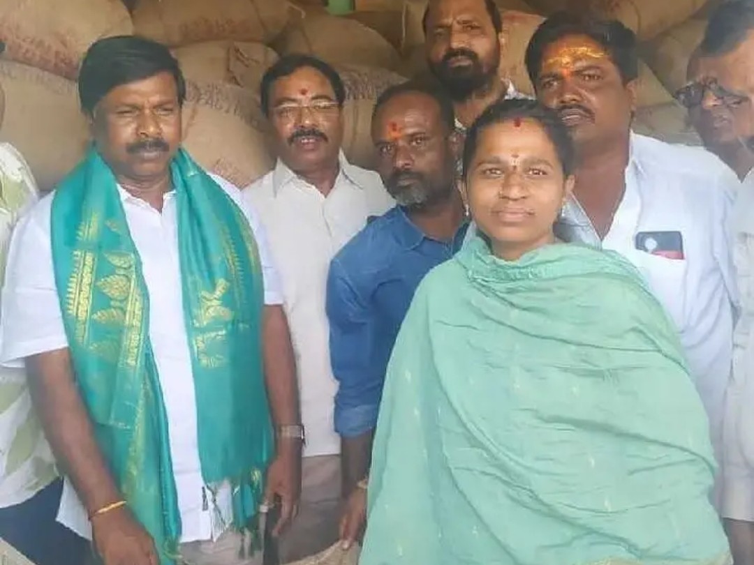 నూతన రేషన్ షాపును ప్రారంభించిన ఎమ్మెల్యే