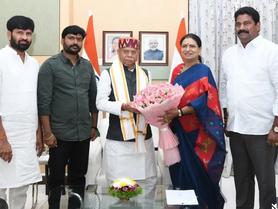 గవర్నర్‌తో ఎంపీ డీకే అరుణ భేటీ