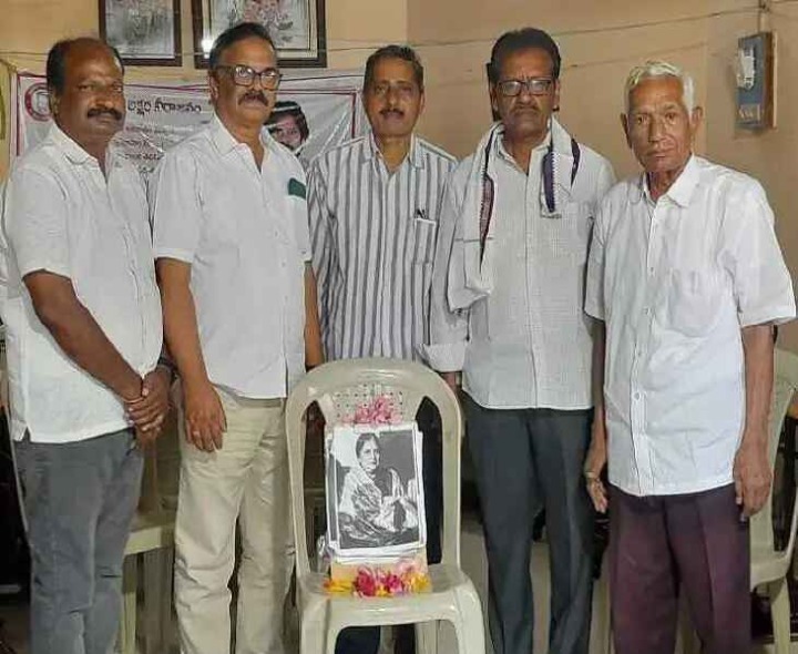 ‘భారతీయ హస్తకళల అభివృద్ధికి జీవితాంతం కృషి చేశారు’