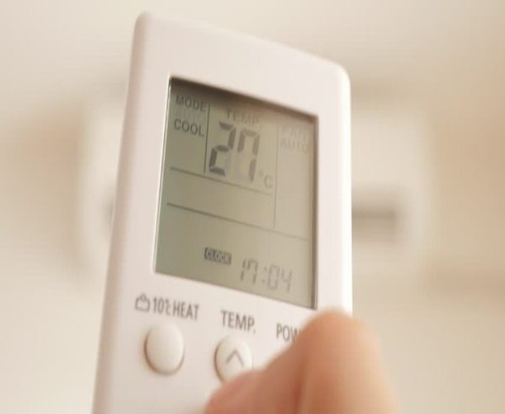 ఏసీ టెంపరేచర్ తగ్గిస్తే వేడి పెరుగుతుందా..?