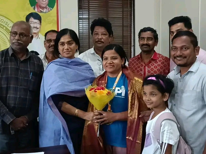 ‘మహిళలు క్రీడలలో రాణించాలి’