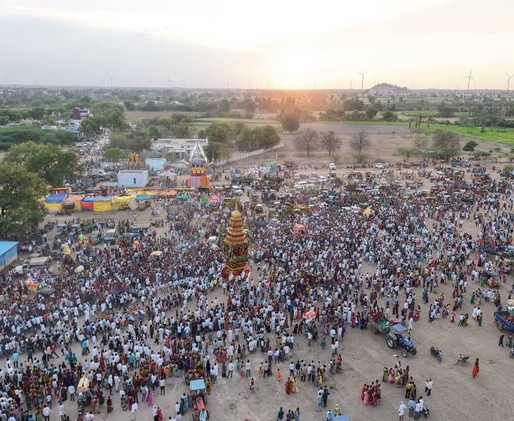 సంగమేశ్వరుని తేరుకు పోటెత్తిన భక్తులు