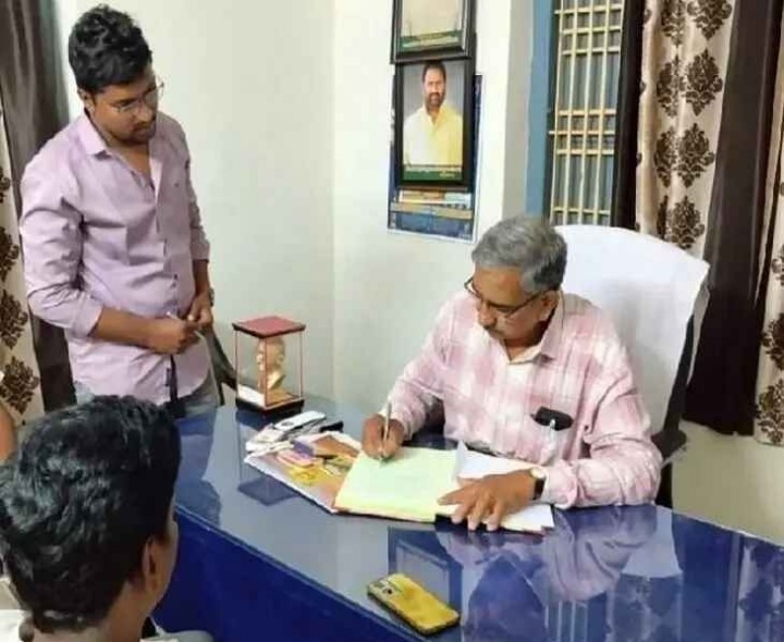 ప్రత్యేక అధికారిగా బాధ్యతలు స్వీకరించిన ఎంపీడీవో