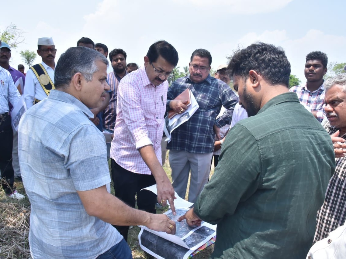 పారిశ్రామిక అభివృద్ధికి భూముల పరిశీలన