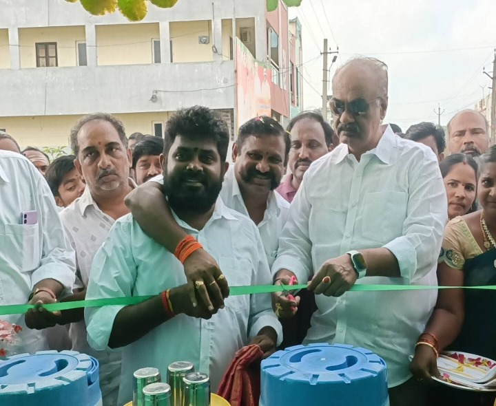 చలివేంద్రం ప్రారంభించిన ఎమ్మెల్యే బొలిశెట్టి