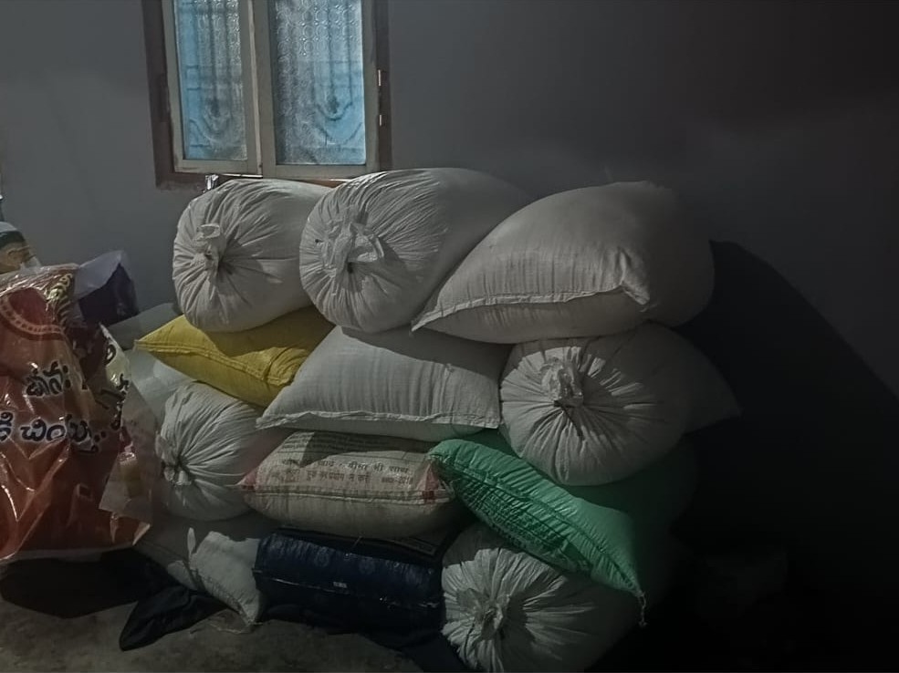 1.75 టన్నుల అక్రమ రేషన్ బియ్యం సీజ్