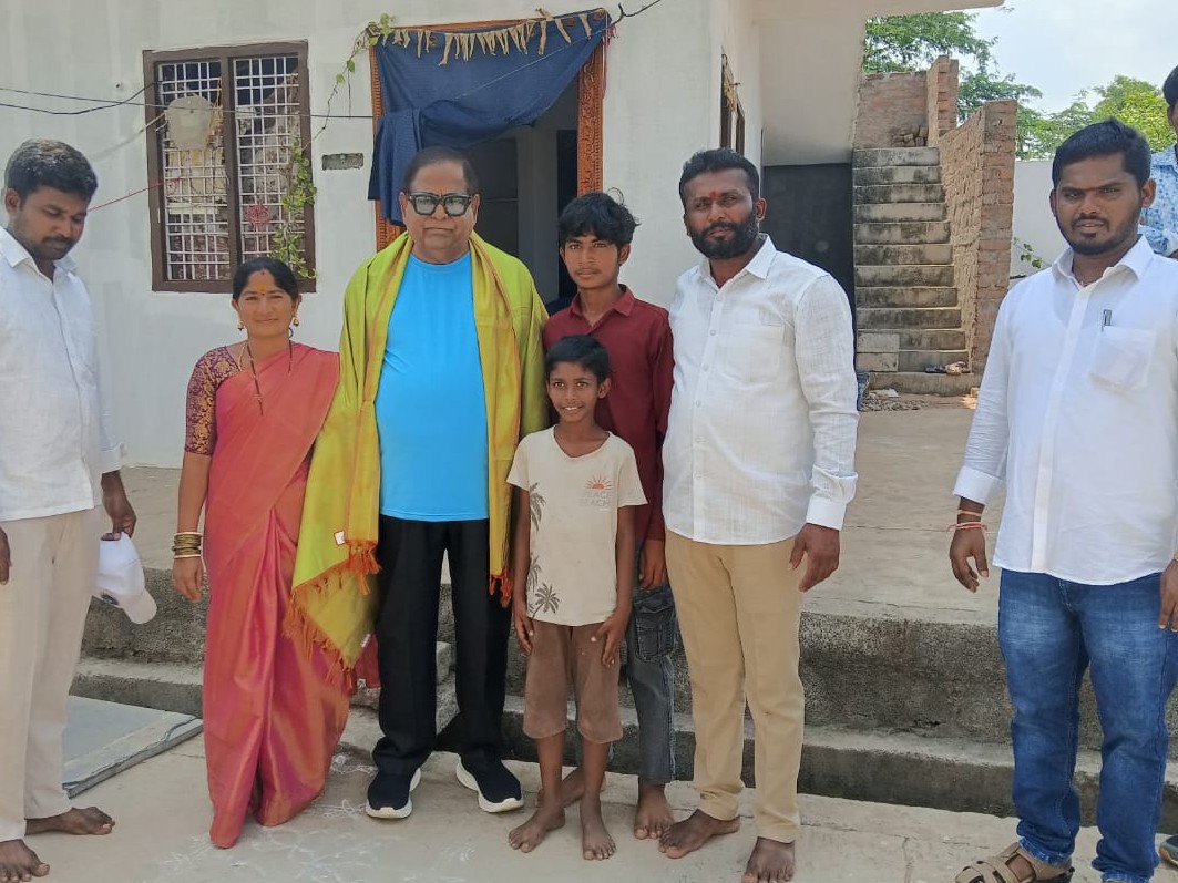 అభిమాని ఇంటికి వచ్చిన నేతి విద్యాసాగర్