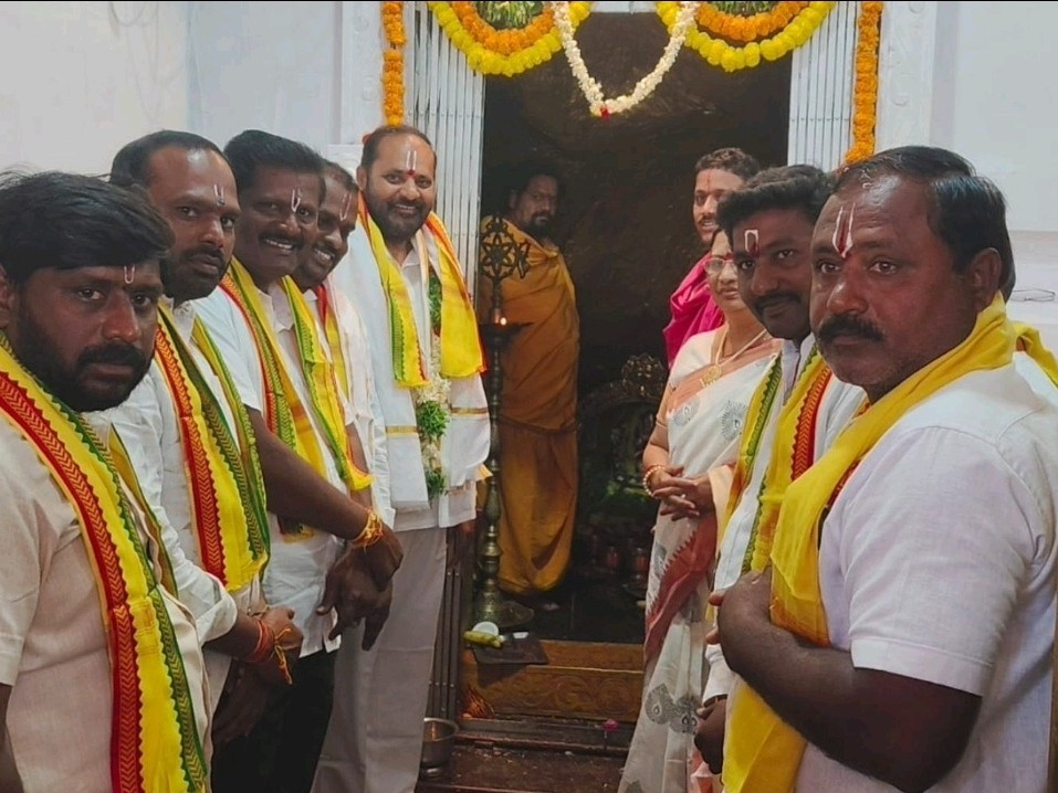 ‘లక్ష్మీ నరసింహ స్వామిని దర్శించుకున్న ప్రభుత్వ విప్’