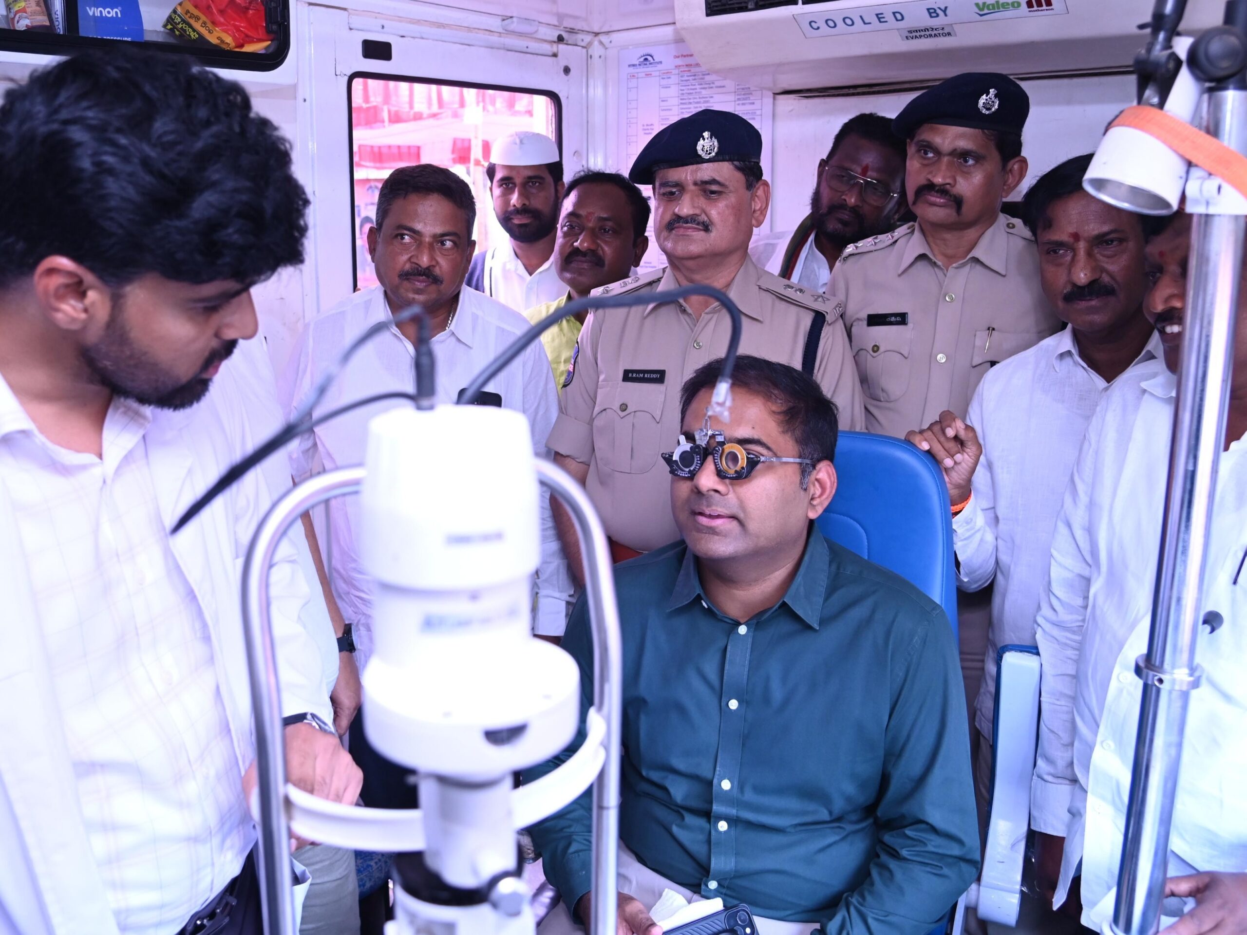 ‘ఉచిత కంటి శిబిరాన్ని ప్రారంభించిన కలెక్టర్’