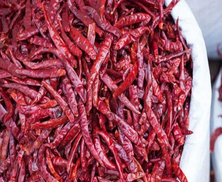 పడాల మార్కెట్ యార్డుకు భారీగా మిర్చి దిగుమతి