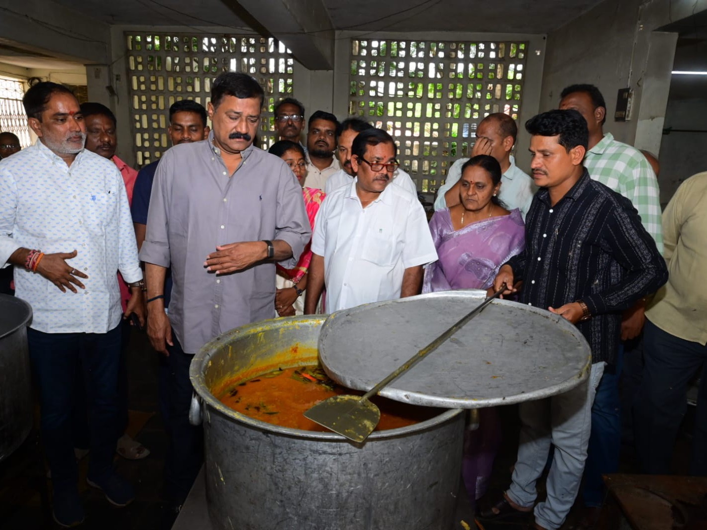 గురుకుల పాఠశాల పరిస్థితులపై గంటా ఆగ్రహం