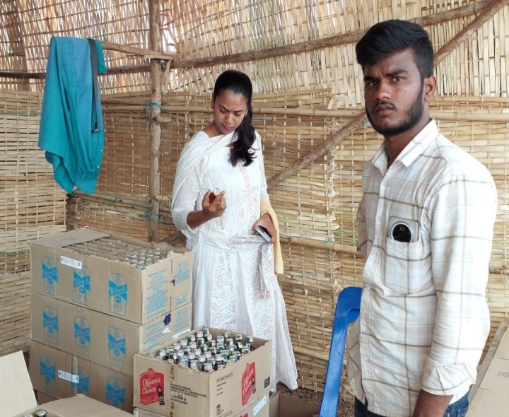 తర్తూరు జాతరలో మద్యం దుకాణం తనిఖీ