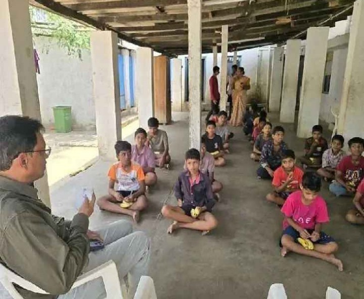 పిఠాపురం బీసీ హాస్టల్లో తనిఖీలు