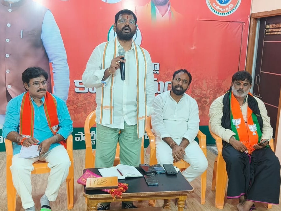 ‘మన ఊరు–మన జెండా విజయవంతం చేయాలి’