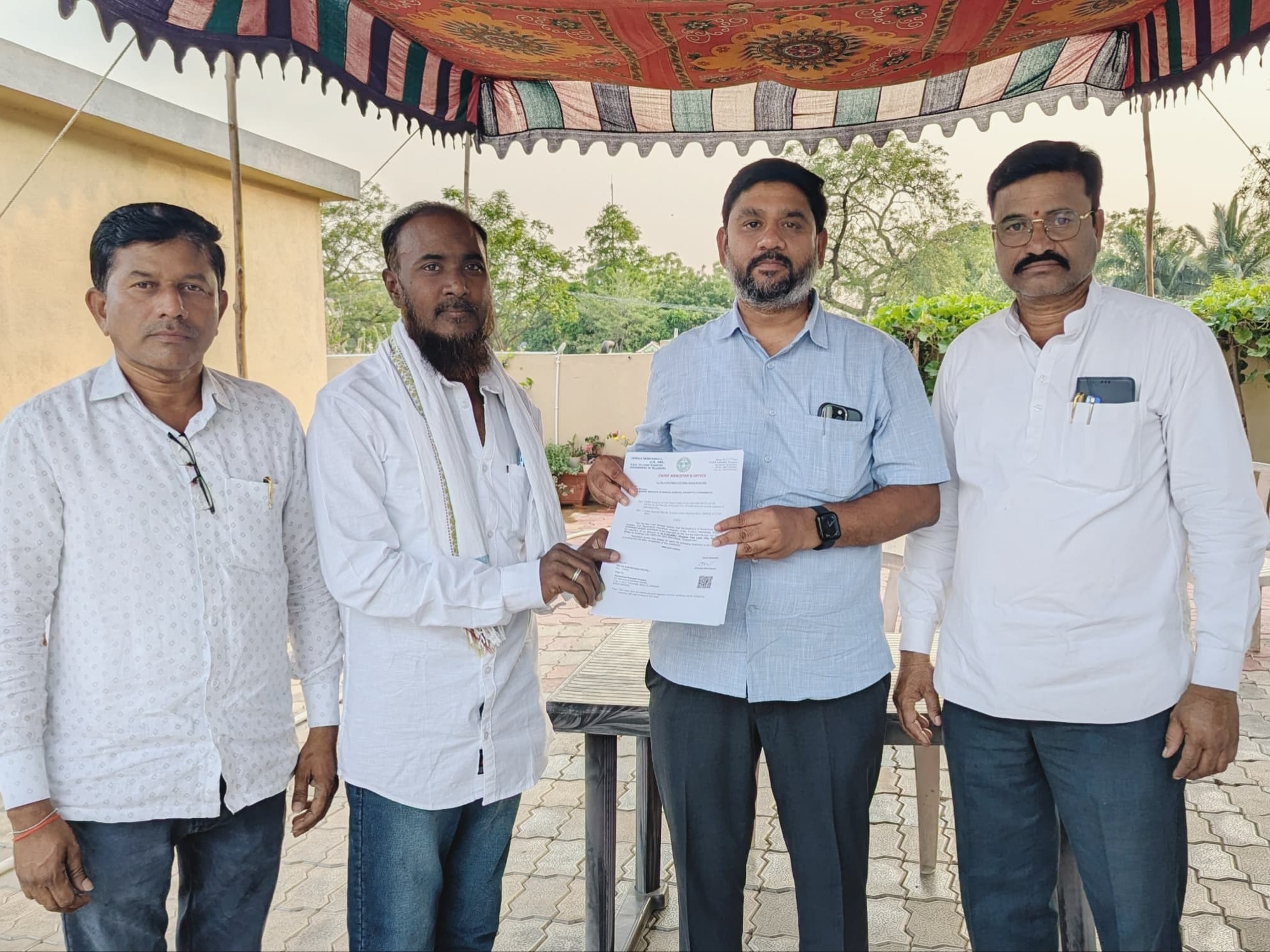 కిడ్నీ మార్పిడి చికిత్స కోసం రూ.2.50 లక్షల LOC అందజేత