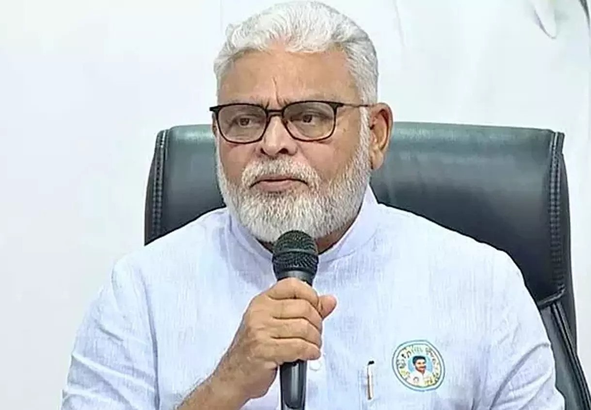 అమరావతిని బినామీలకు కట్టబెడుతున్నారు: అంబటి