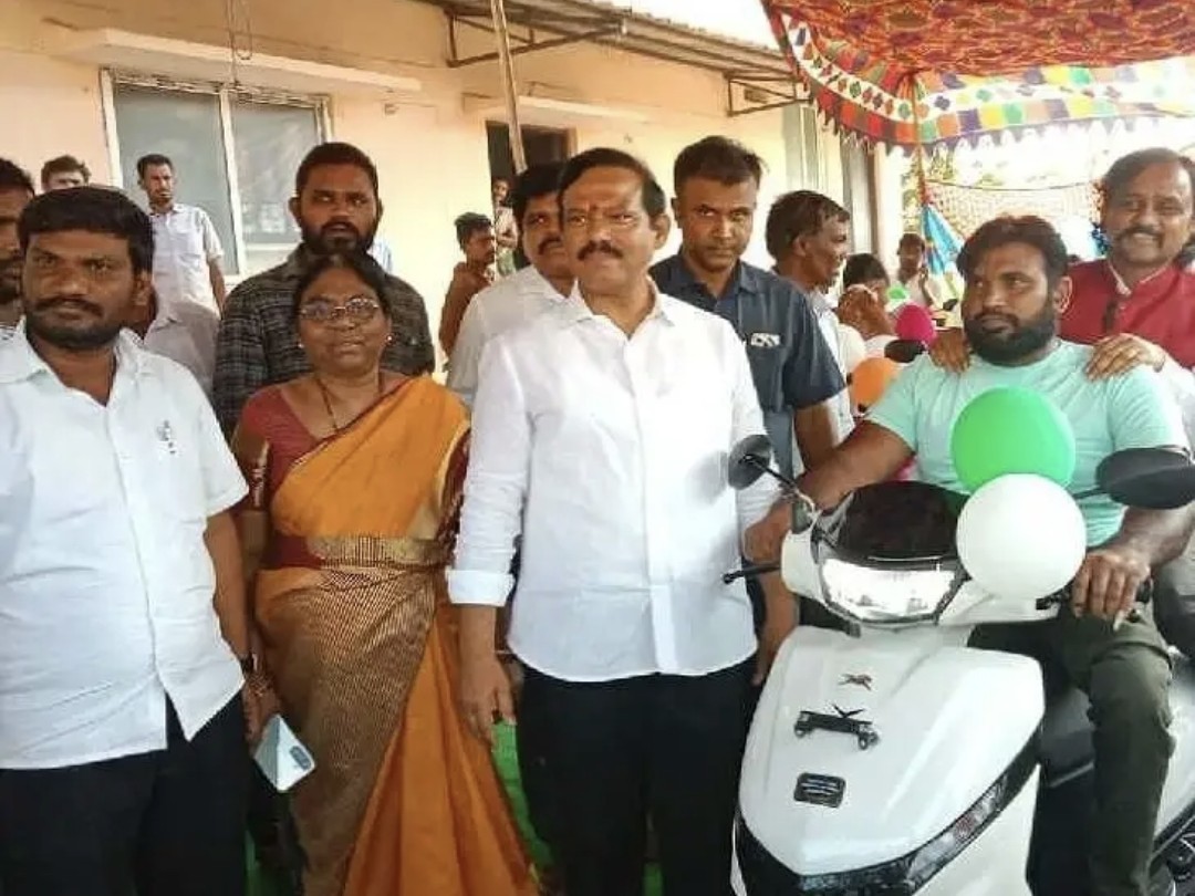 దివ్యాంగుల అభ్యున్నతికి కాంగ్రెస్ కృషి: ఎమ్మెల్యే