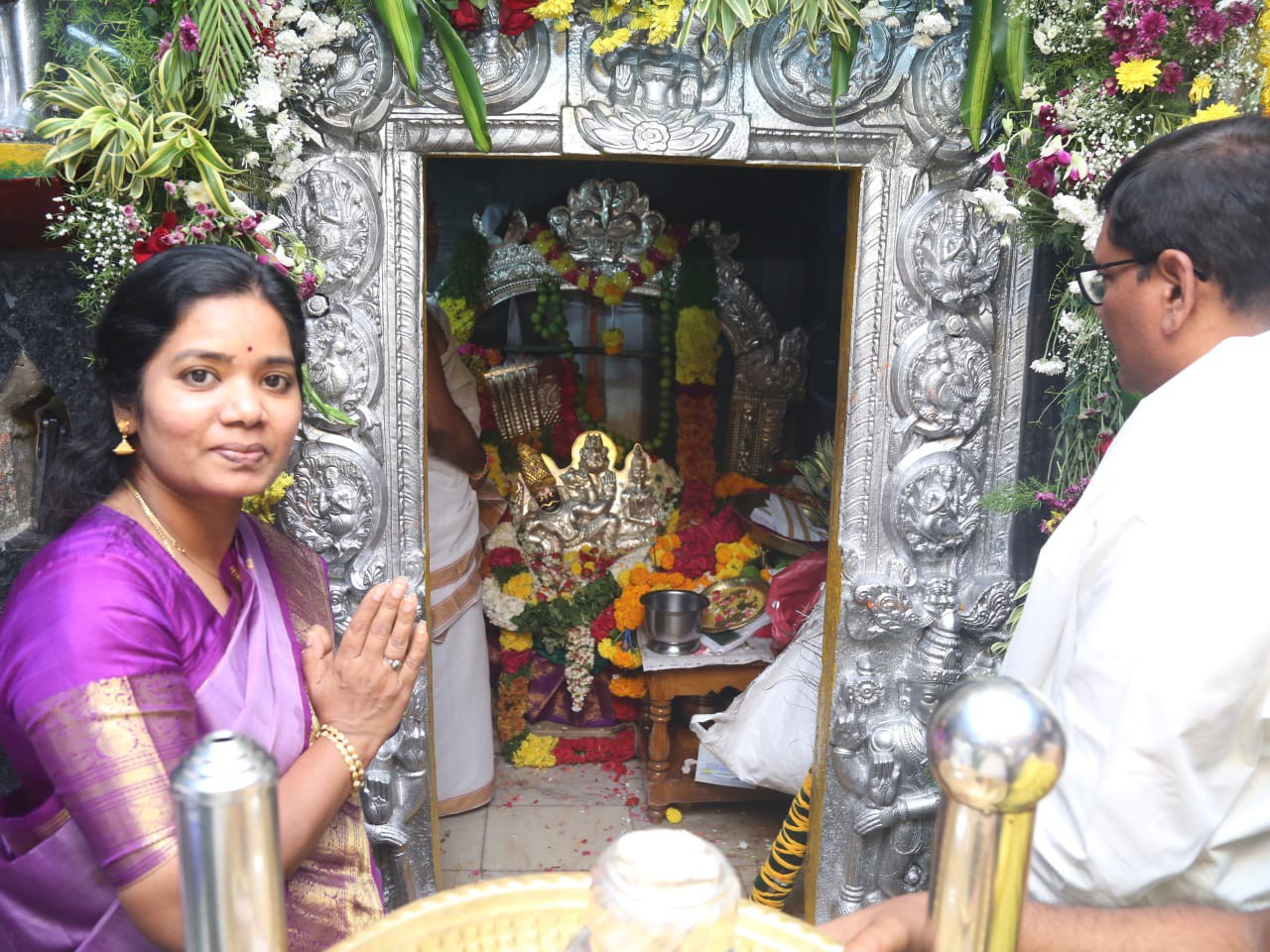 తెప్పోత్సవ ఏర్పాట్లను పరిశీలించిన కలెక్టర్