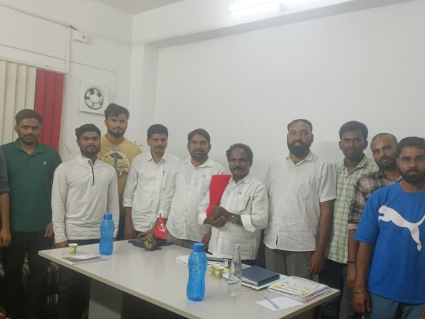 సీపీఎం రాష్ట్ర కార్యదర్శి జాన్ వెస్లీతో నిరుద్యోగుల మీట్