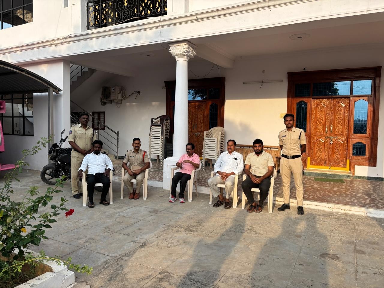 దేవరకొండలో మాజీ ఎమ్మెల్యే హౌస్ అరెస్ట్