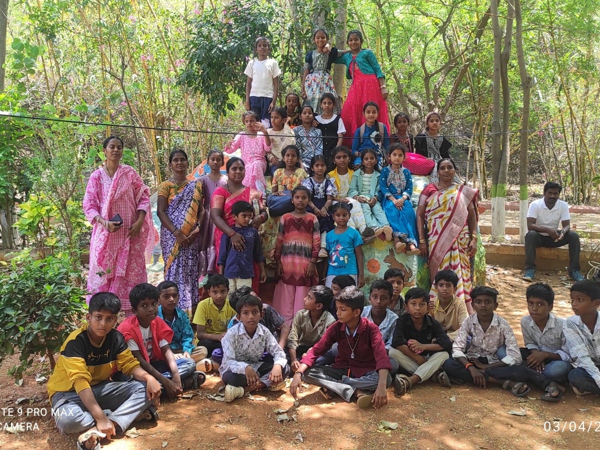 విద్యార్థులకు విజ్ఞానయాత్రగా మారిన నగరవనం