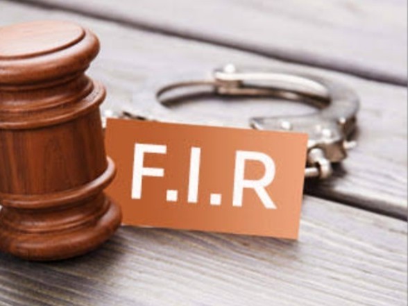 అక్రమంగా పశువులను తరలిస్తున్న ఇద్దరిపై కేసు నమోదు