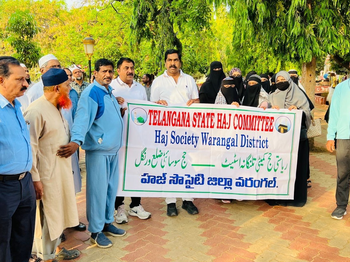 హజ్ యాత్రికులకు అవగాహన కల్పించిన ఎమ్మెల్యే