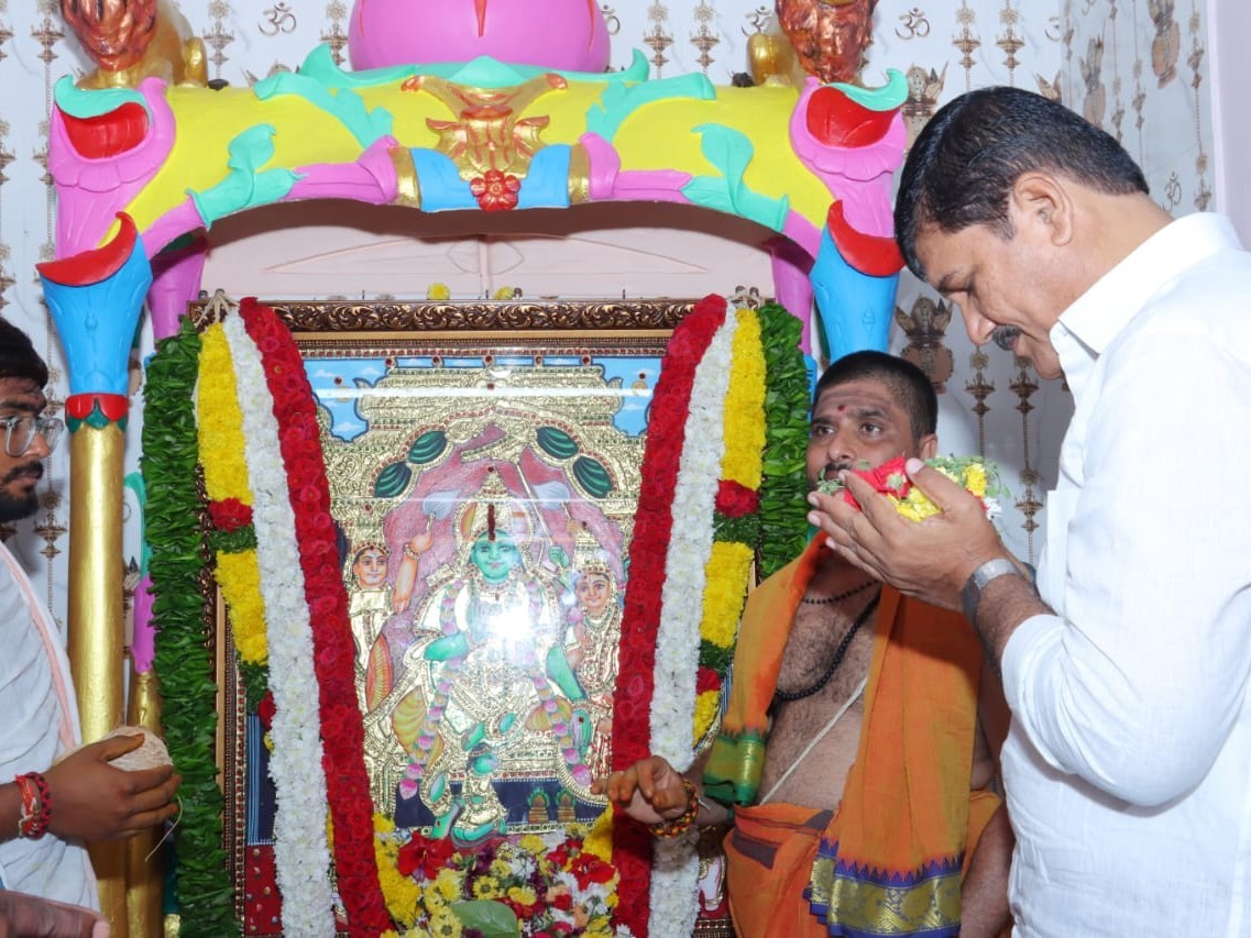 చేబ్రోలులో ఘనంగా విగ్రహ ప్రతిష్ఠ