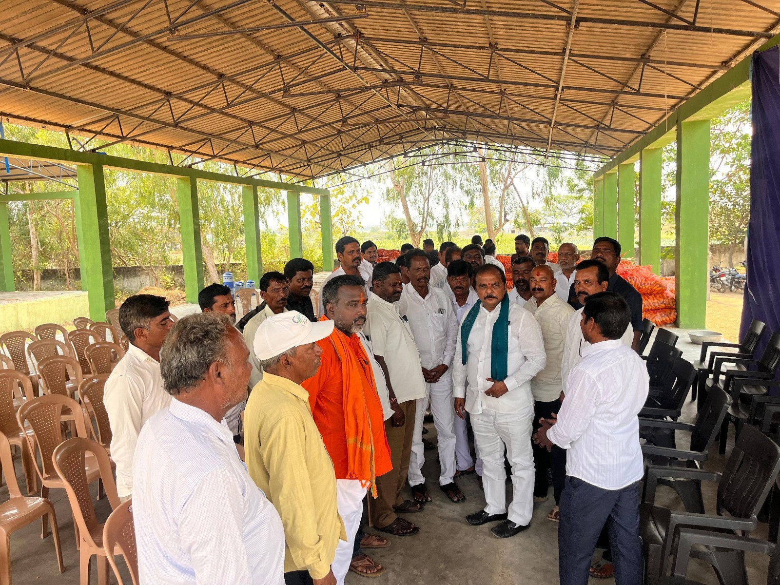 మక్కల కొనుగోలు కేంద్రం పరిశీలన: వెంకట్రామ్ రెడ్డి