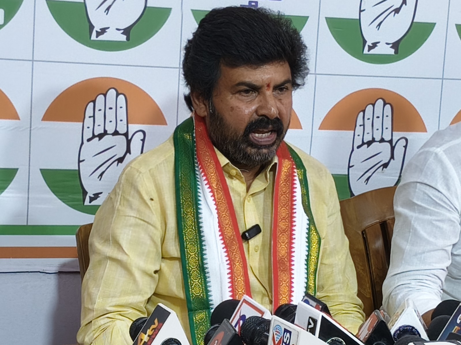 సాగునీటి ప్రాజెక్టుల విషయంలో బీఆర్ఎస్ విమర్శలు తగవు