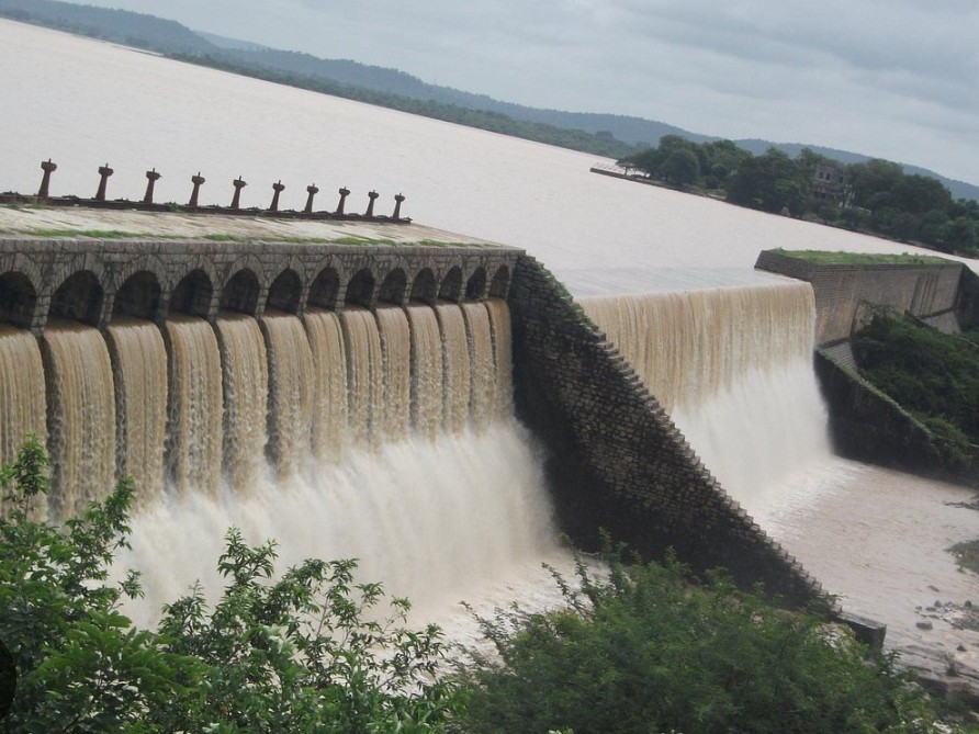 పోచారం ప్రాజెక్ట్‌లో తగ్గిన ఔట్ ఫ్లో