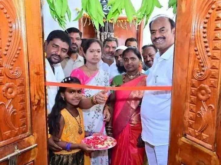 డబుల్ బెడ్ రూమ్ గృహప్రవేశం