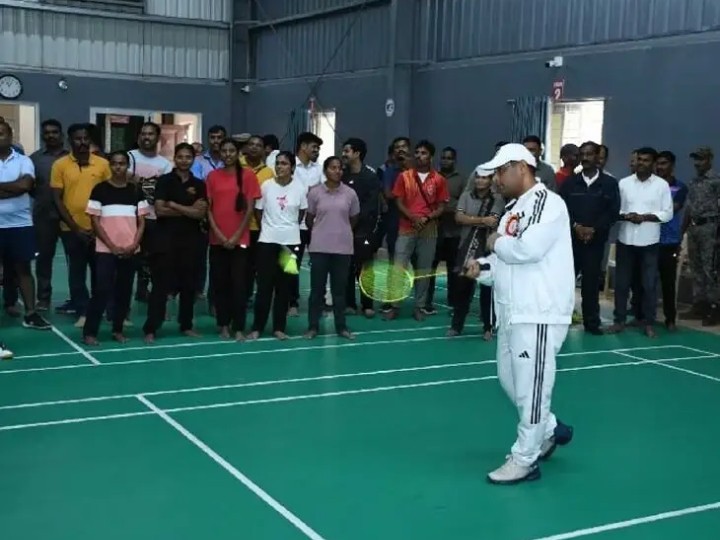 విధులతో పాటు క్రీడల్లో రాణించాలి : ఎస్పీ