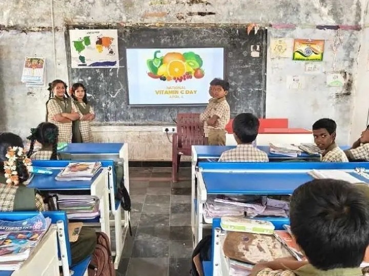 ప్రభుత్వ పాఠశాలలో విటమిన్-C ప్రాముఖ్యతపై అవగాహన