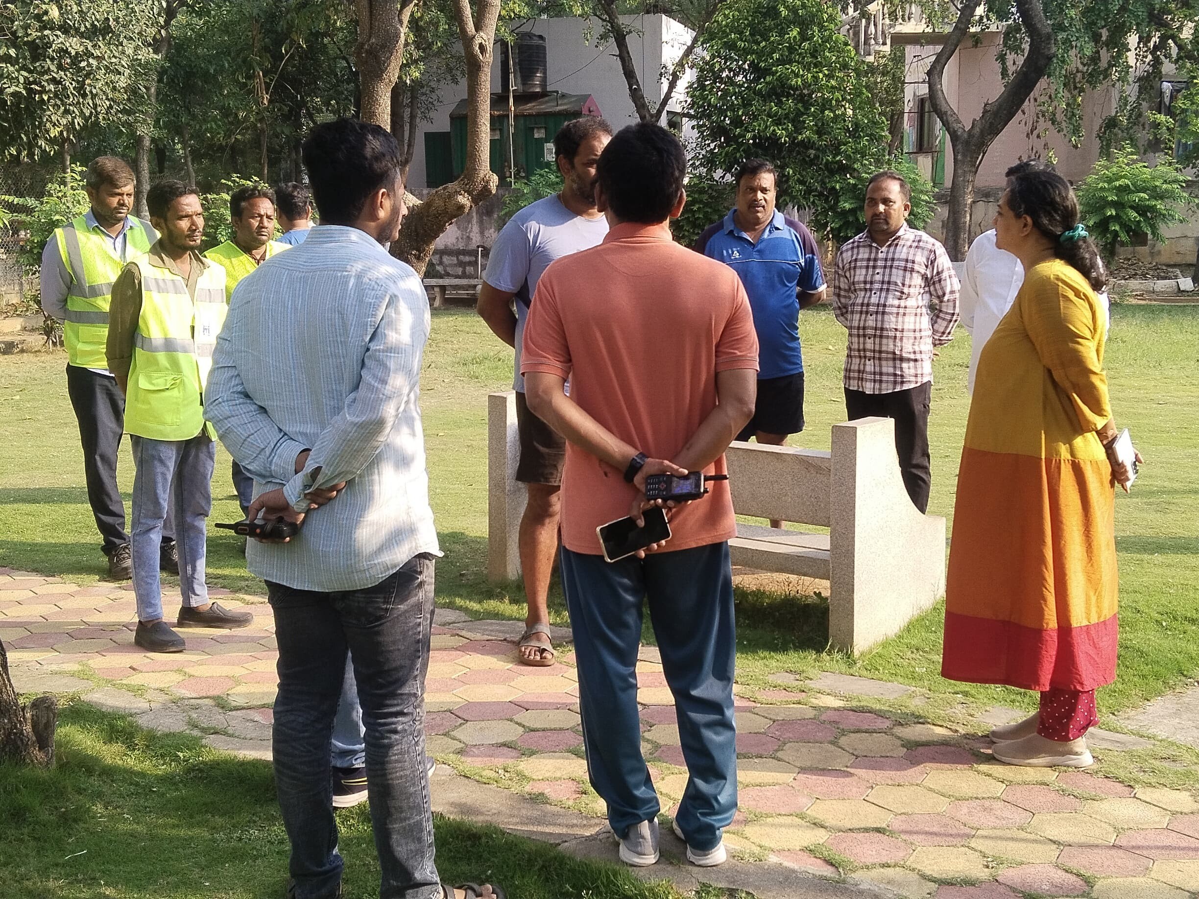 జీడిమెట్ల సర్కిల్లో కమిషనర్ పర్యటన