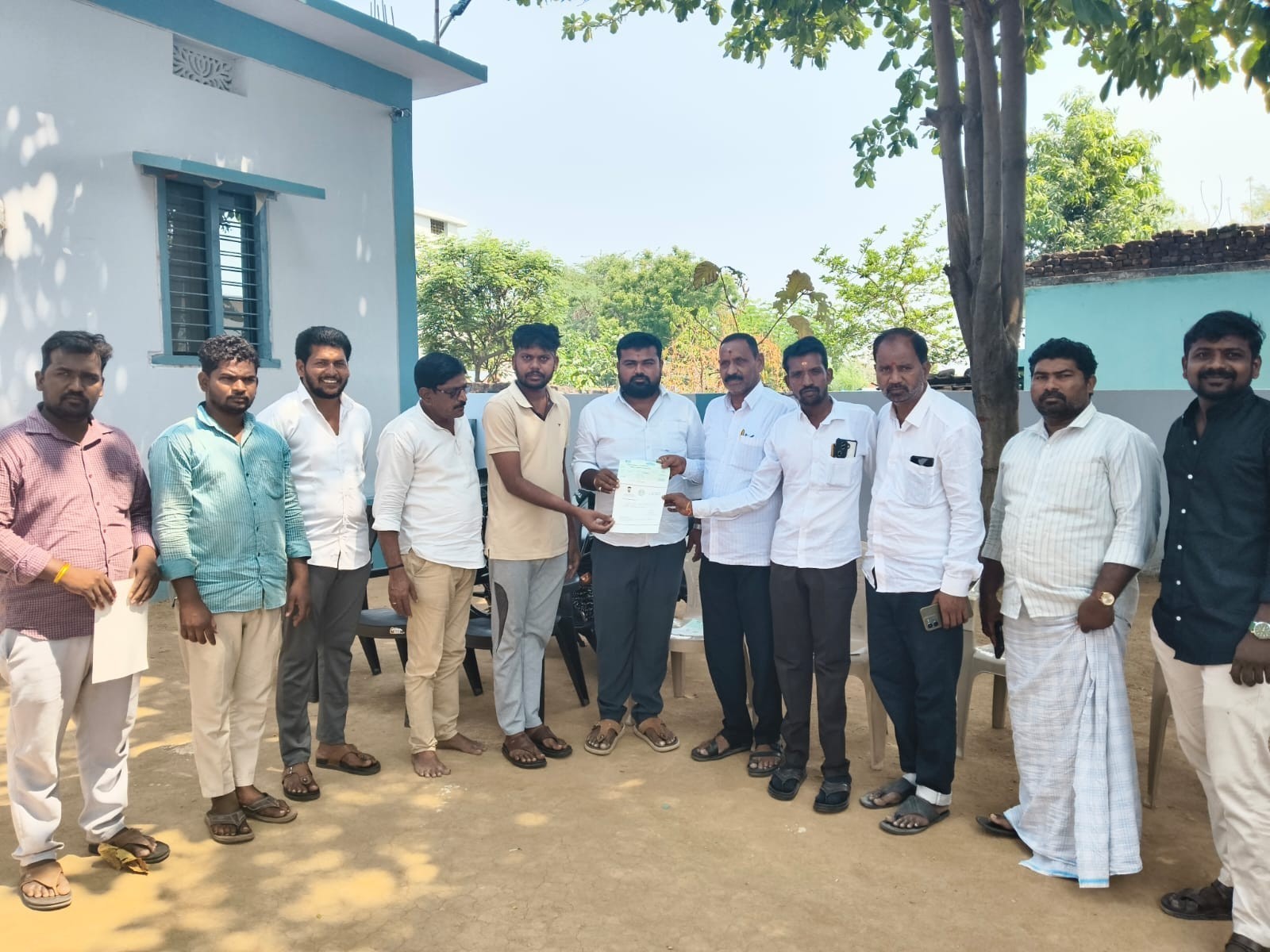 మద్నూర్‌లో సీఎంఆర్ఎఫ్ చెక్కుల పంపిణీ కార్యక్రమం