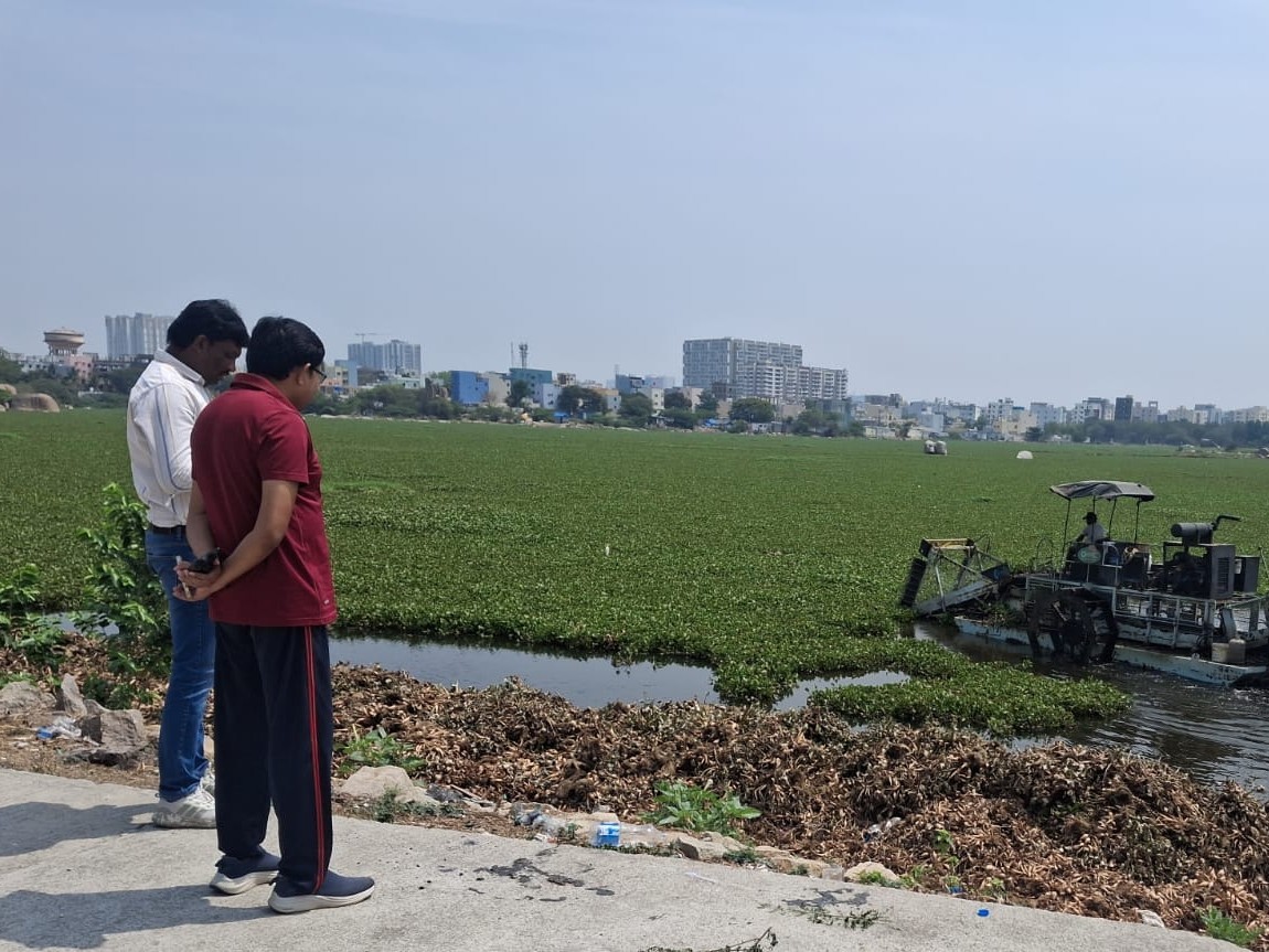 గోపి చెరువులో గుర్రపు డెక్క తొలగింపు పనులు షురూ