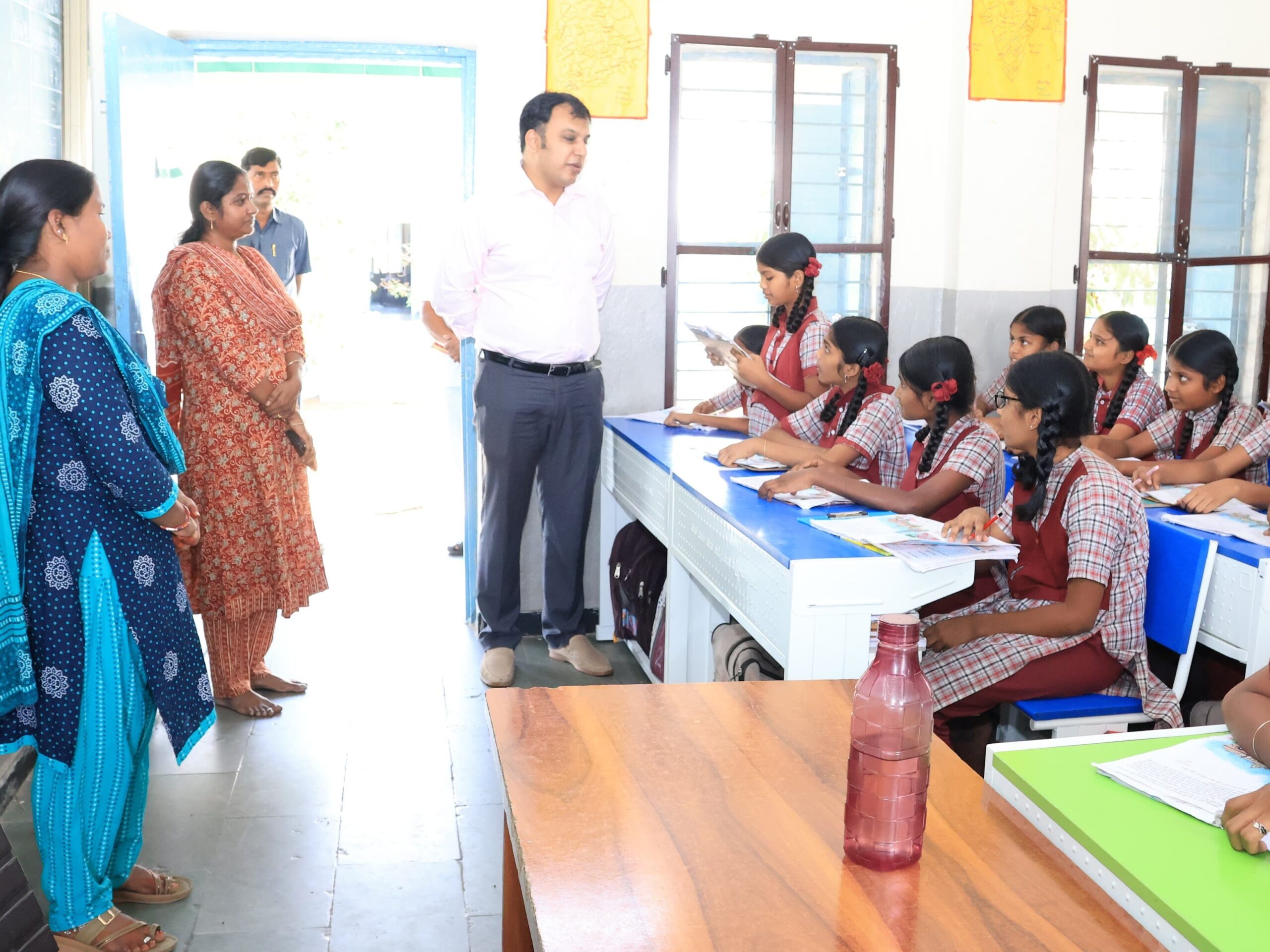 KGVB పాఠశాలను సందర్శించిన కలెక్టర్