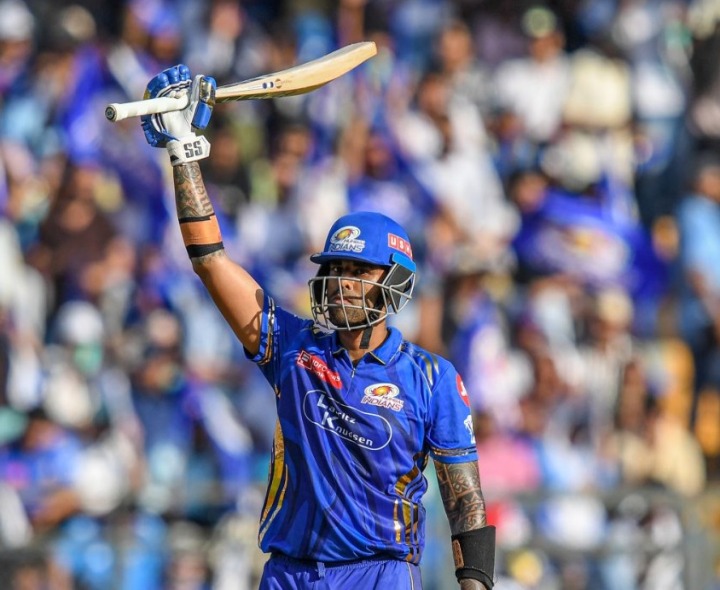 DC vs MI: సూర్య హాఫ్ సెంచరీ.. ఔట్