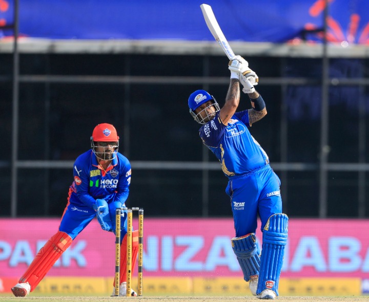 BREAKING: ముంబై స్కోర్ ఎంతంటే..?