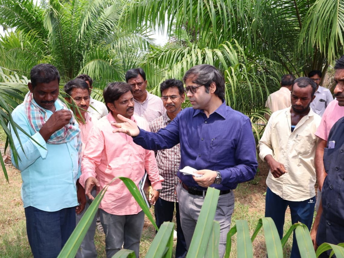 క్షేత్రస్థాయి పర్యటనలతో సమస్యలకు పరిష్కారం